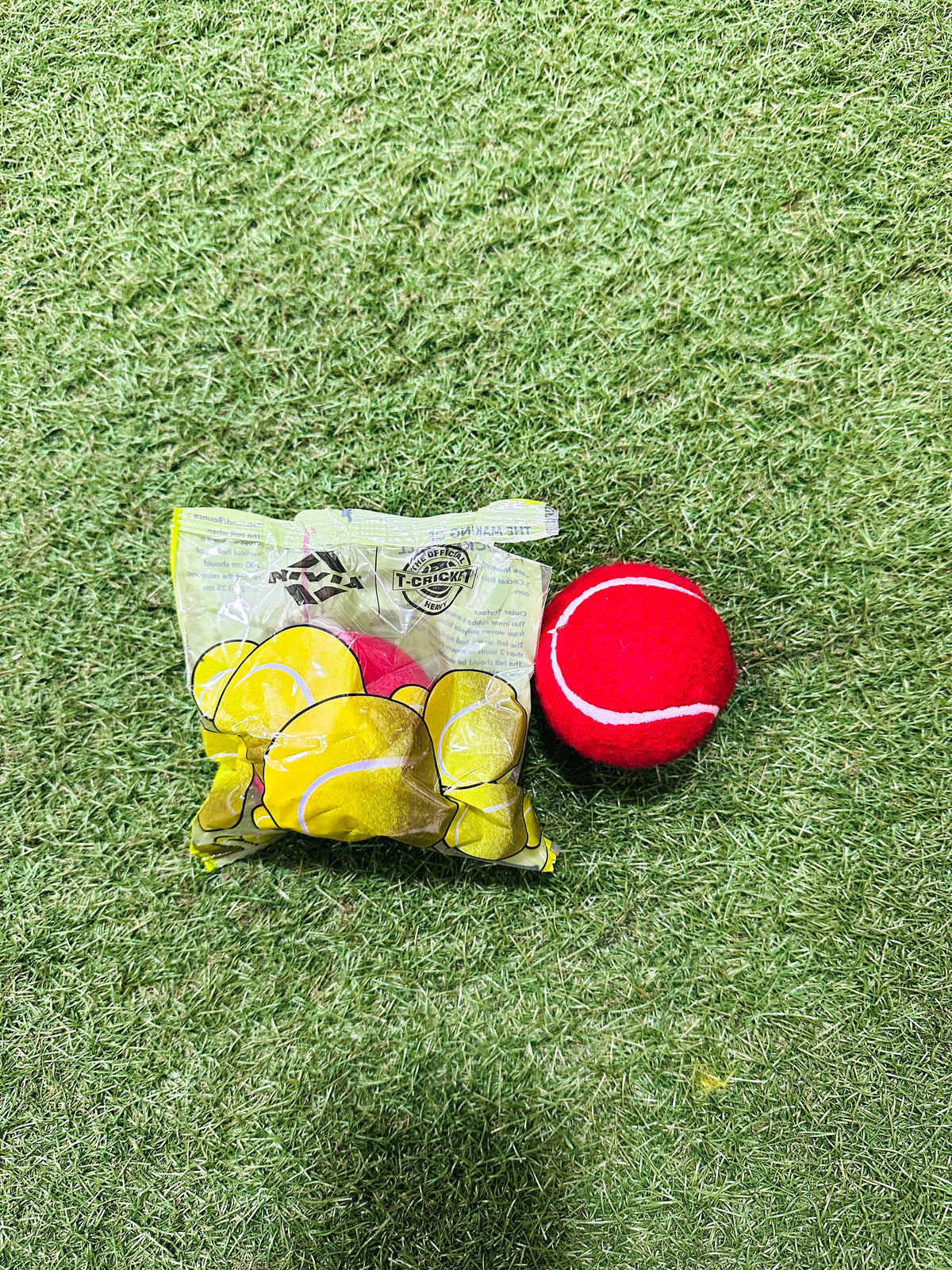 Nivia Heavy Tennis Ball Red