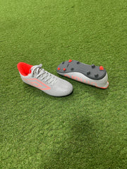 Umbro Velocita Matrix 1.0 Studs Football Junior Shoes - White