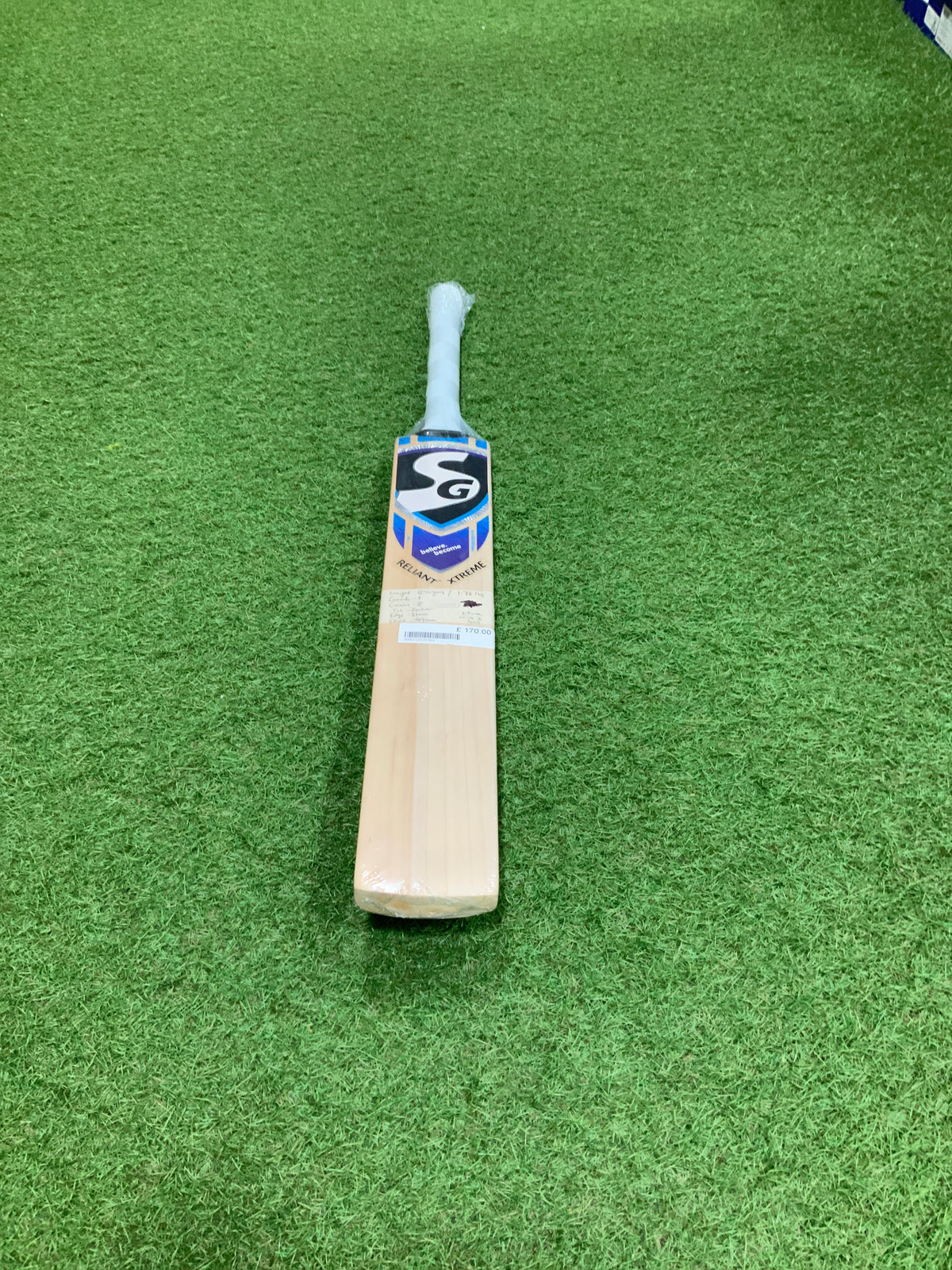 SG Reliant Extreme Size 4 Junior Cricket Bat