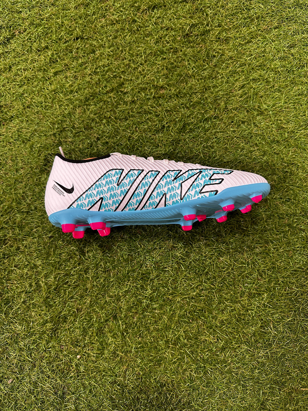 NIKE Vapor 15 Club FG/MG Football Shoes