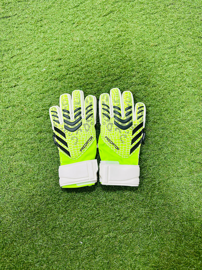 ADIDAS Predator Junior Football Goalkeeper Gloves