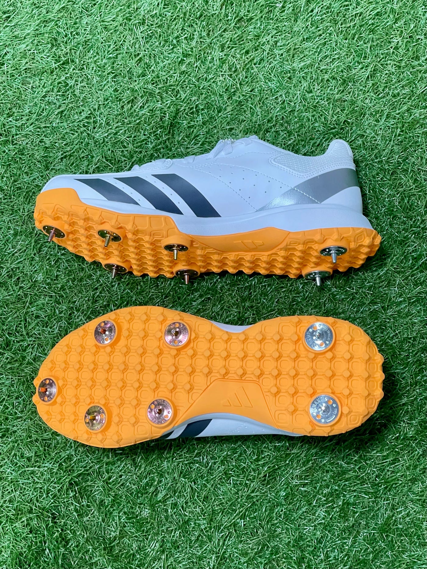 Adidas Howzat Spike Cricket Shoes - White/Orange