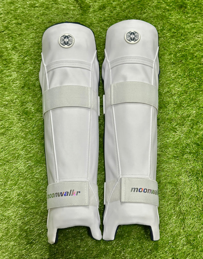 Moonwalkr Wicket Keeping Pads - Main Image