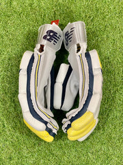 New Balance BURN 8i Cricket Batting Gloves - View 3
