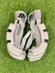 New Balance Heritage 10i Pro Cricket Batting Gloves - View 3