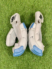 New Balance TC 12i Cricket Batting Gloves - View 4
