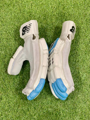 New Balance TC 8i Cricket Batting Gloves - View 4