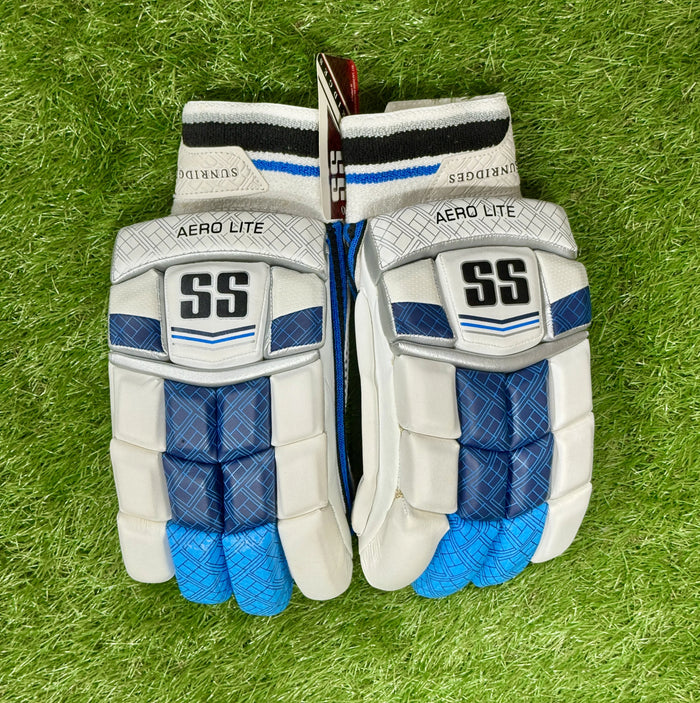 SS Aero Lite Cricket Batting Gloves