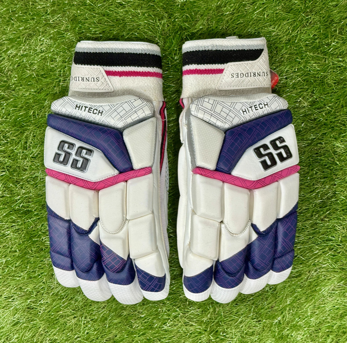 SS Hi Tech Cricket Batting Gloves