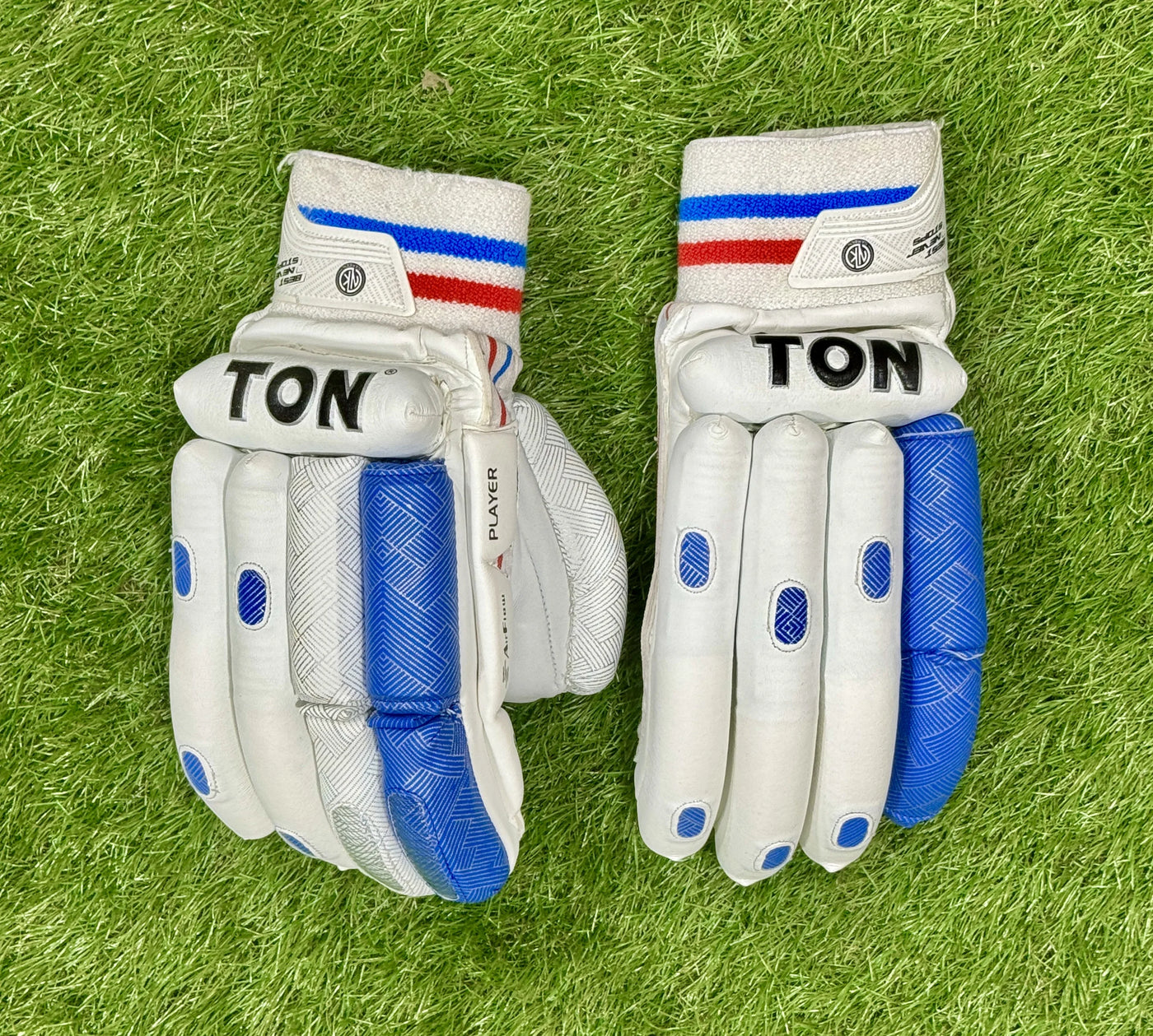 SS TON New Players Cricket Batting Gloves